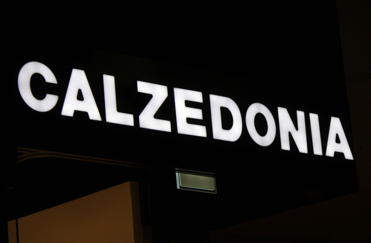 HiDubai-business-calzedonia-shopping-apparel-al-rigga-dubai-2