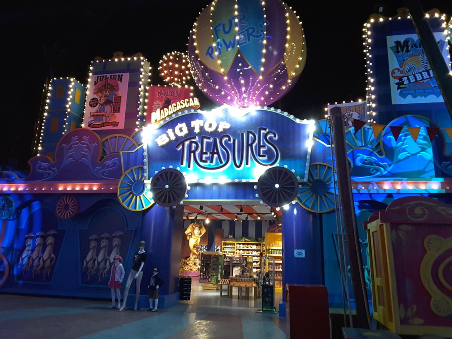 HiDubai-business-big-top-treasures-shopping-souvenirs-gifts-saih-shuaib-1-dubai-3