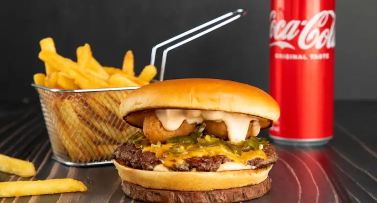 HiDubai-business-josefs-burger-food-beverage-restaurants-bars-al-jadaf-dubai