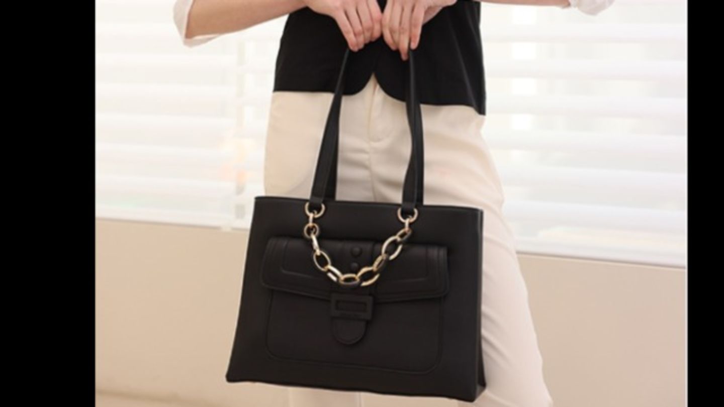HiDubai-business-glossy-bird-trading-shopping-apparel-al-khabaisi-dubai