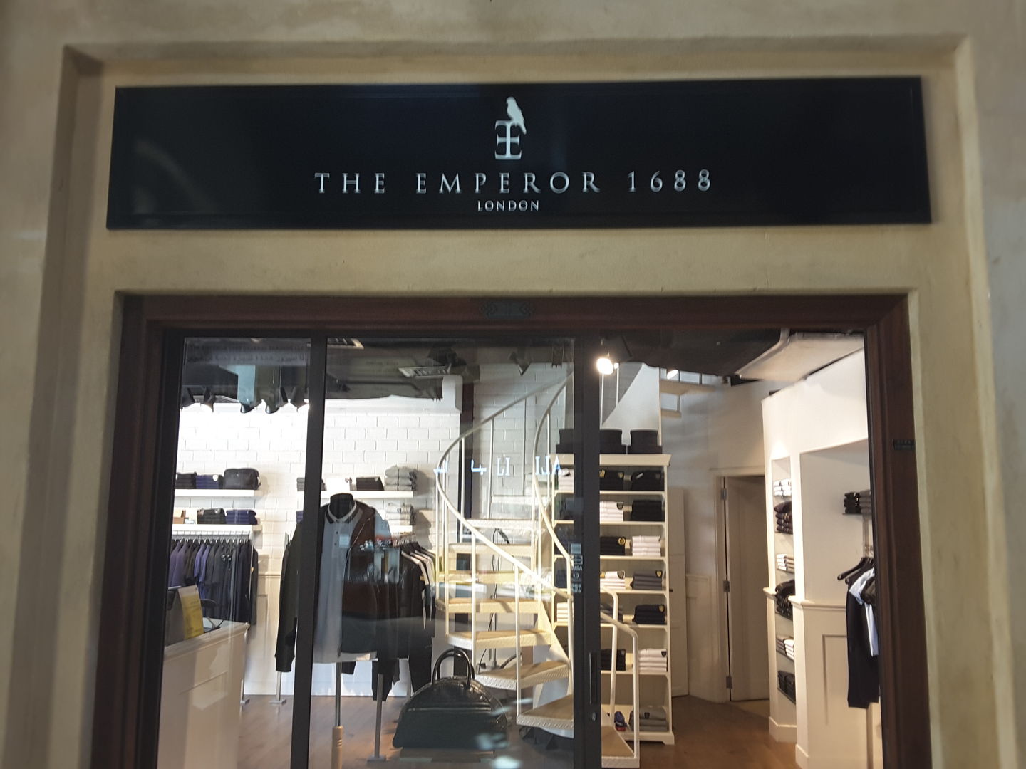 HiDubai-business-the-emperor-1688-shopping-apparel-jumeirah-3-dubai-2
