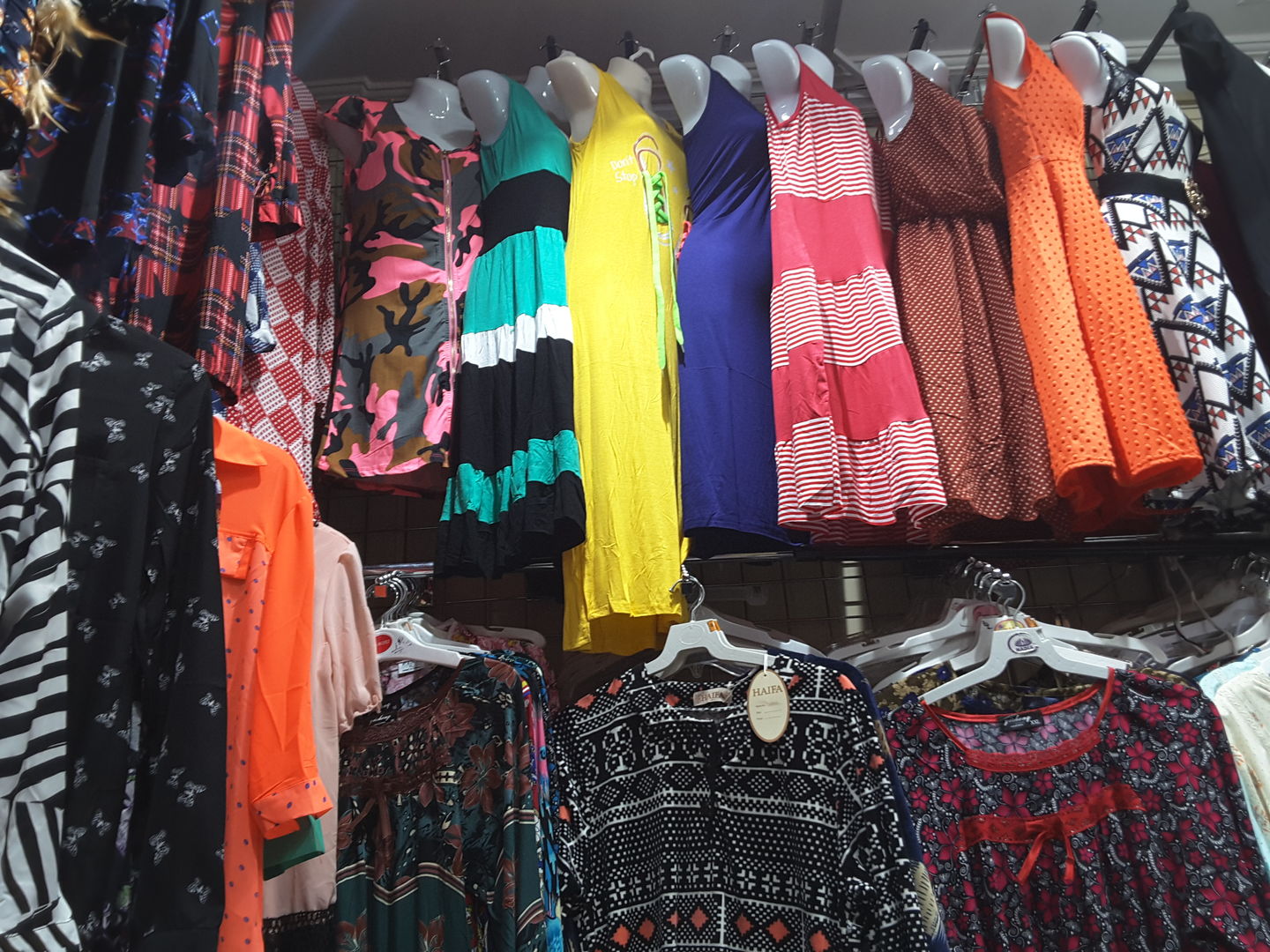 HiDubai-business-ayub-essa-perfumes-gifts-shopping-apparel-naif-dubai-2