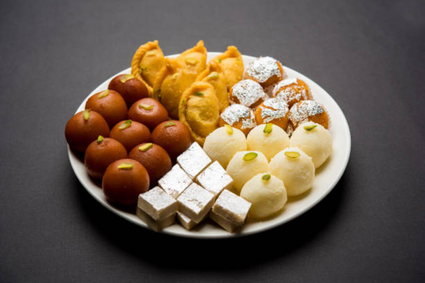 HiDubai-business-rauf-sweets-trading-food-beverage-bakeries-desserts-sweets-al-murar-dubai-2
