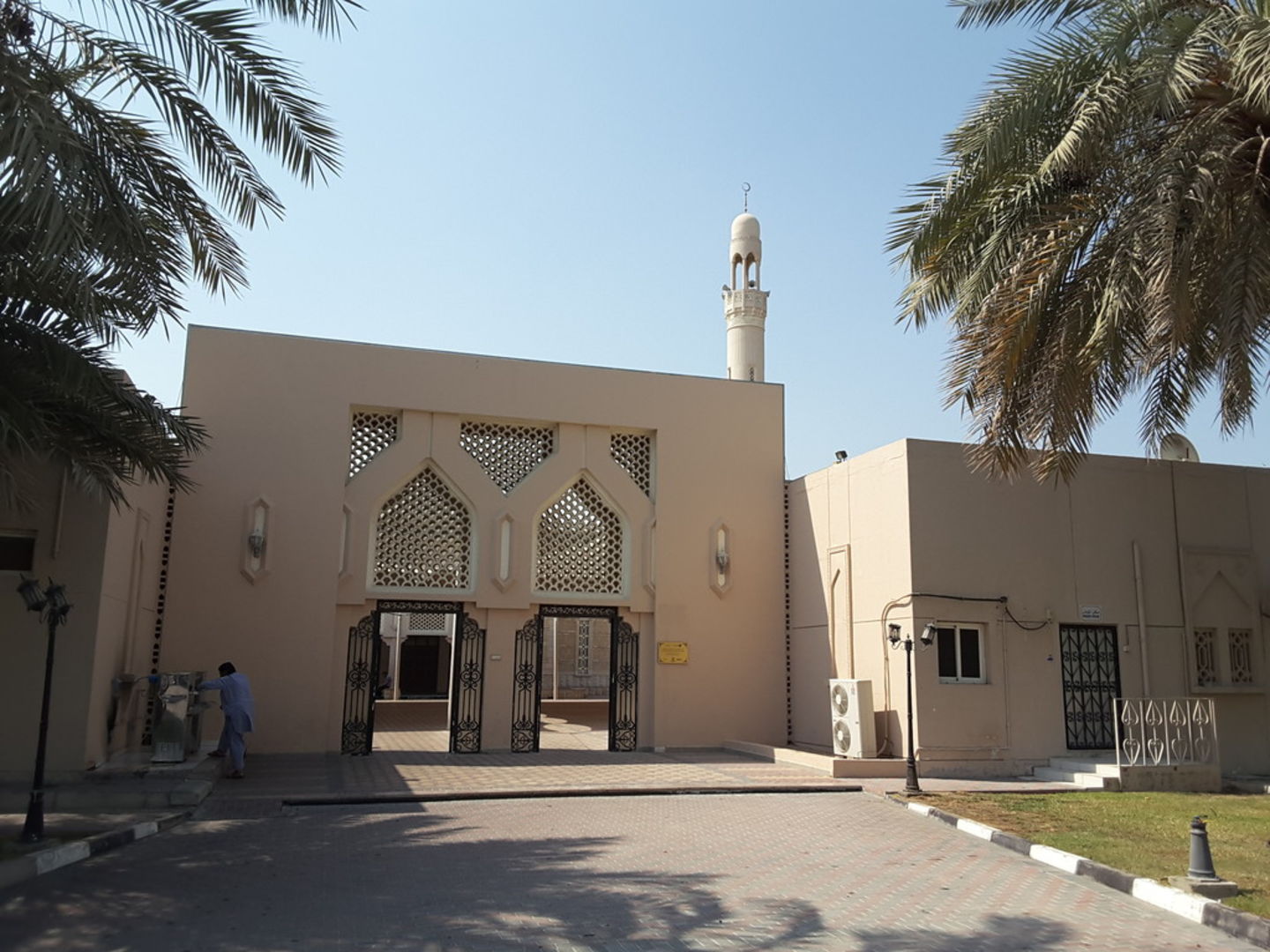 HiDubai-business-al-shaeed-hassan-abdullah-billal-ismail-masjid-others-religious-centres-al-twar-1-dubai-2
