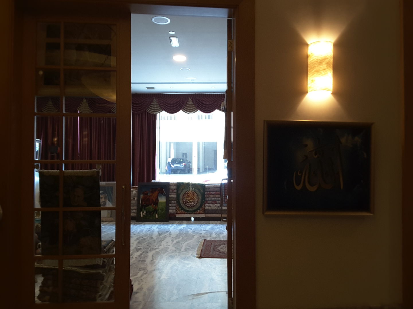 HiDubai-business-qum-persian-carpet-antiques-shopping-furniture-decor-al-rigga-dubai-2