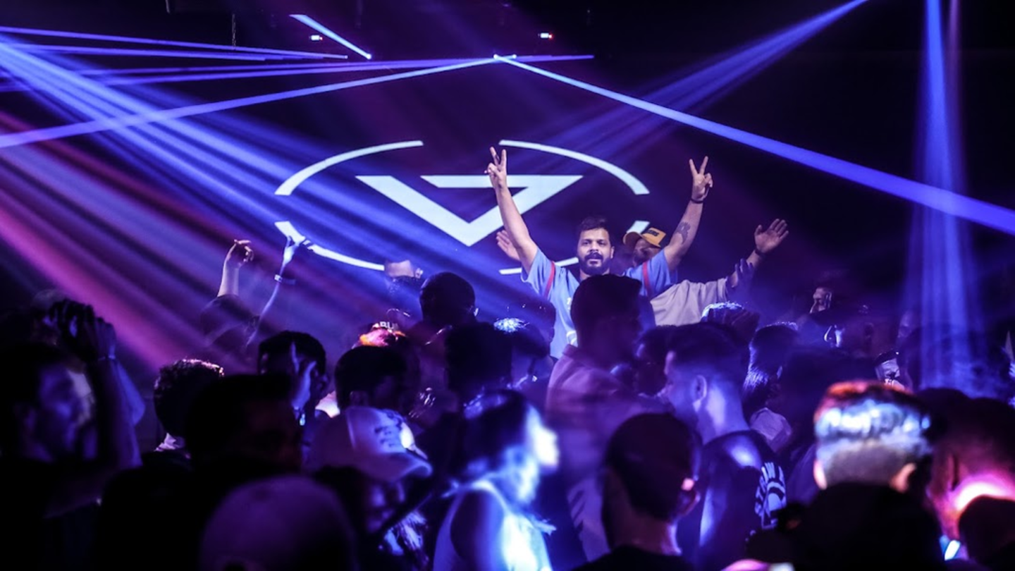 HiDubai-business-mk-show-lounge-leisure-culture-nightclubs-jumeirah-1-dubai