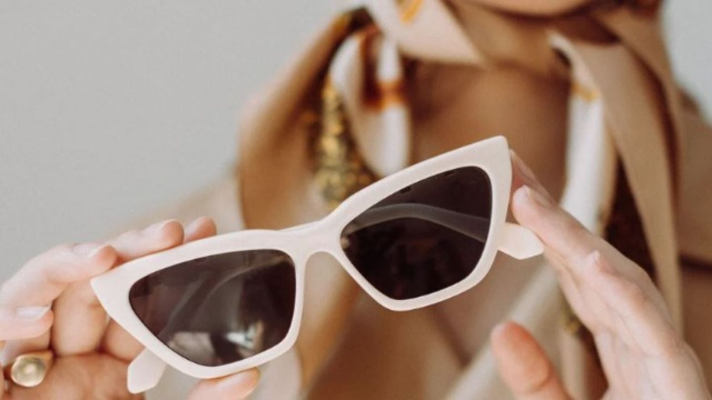 HiDubai-business-eyeclap-optical-shopping-watches-eyewear-al-nahda-2-dubai-1