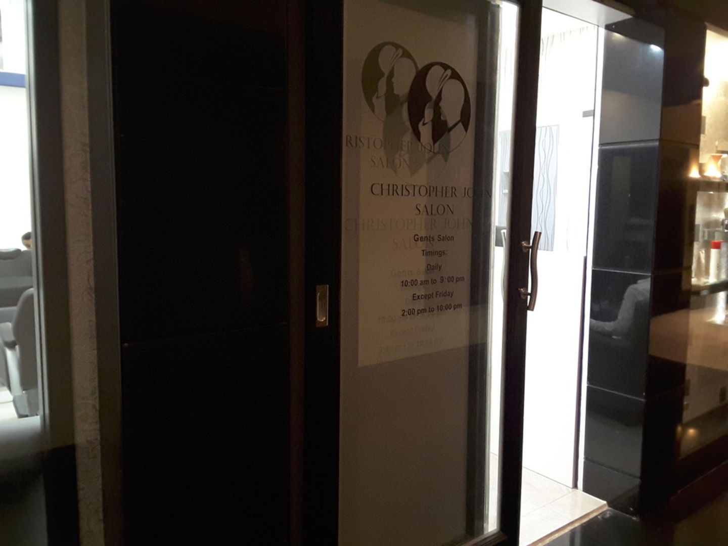 HiDubai-business-christopher-john-gents-salon-beauty-wellness-health-beauty-salons-dubai-international-financial-centre-zaabeel-2-dubai