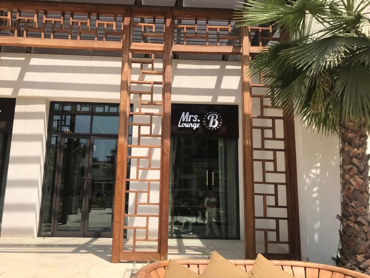 HiDubai-business-mrs-b-lounge-beauty-wellness-health-beauty-salons-umm-suqeim-3-dubai-2