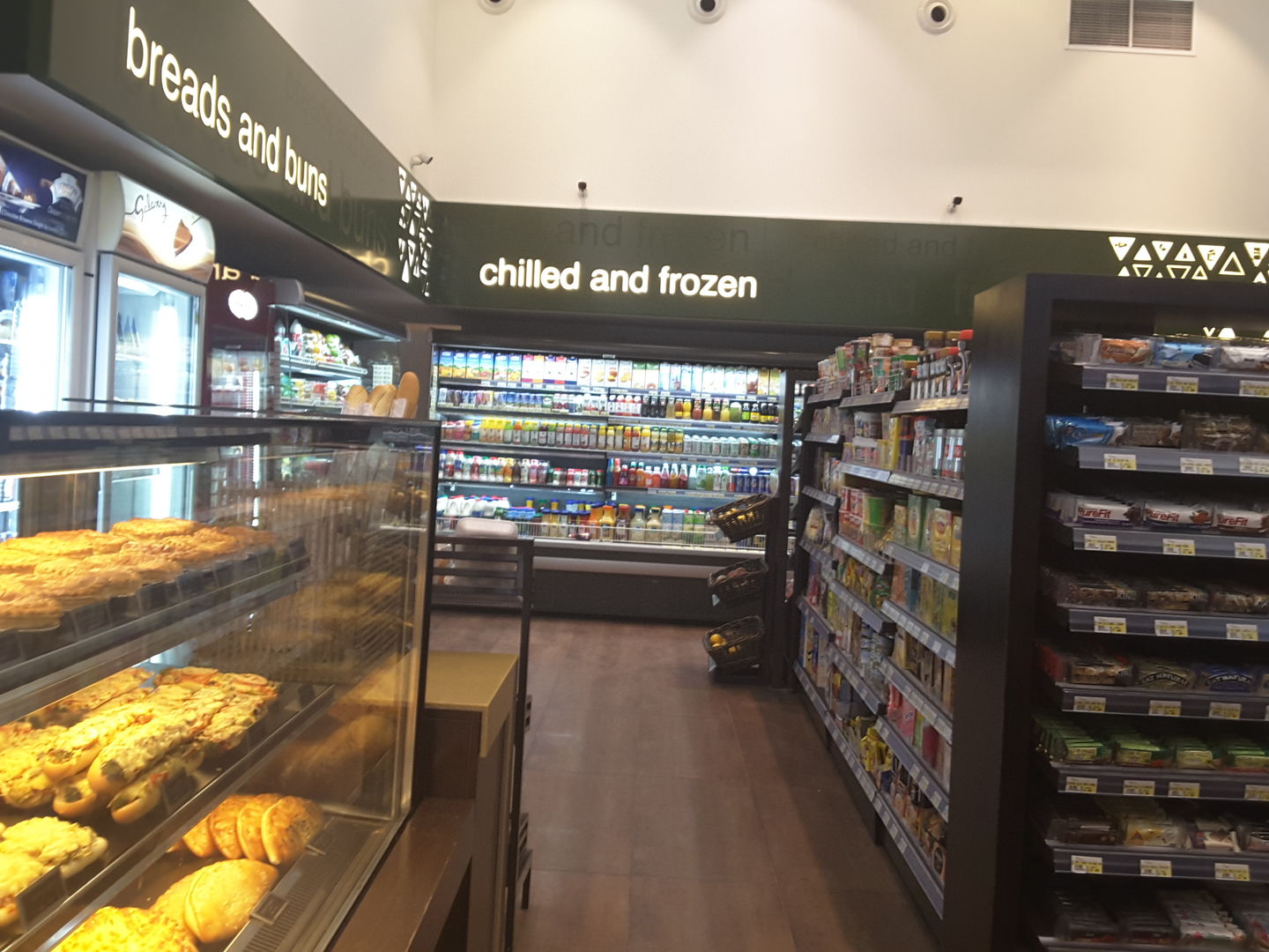 HiDubai-business-allday-advantage-minimart-the-beach-jbr-walk-shopping-supermarkets-hypermarkets-grocery-stores-jumeirah-beach-residence-marsa-dubai-dubai