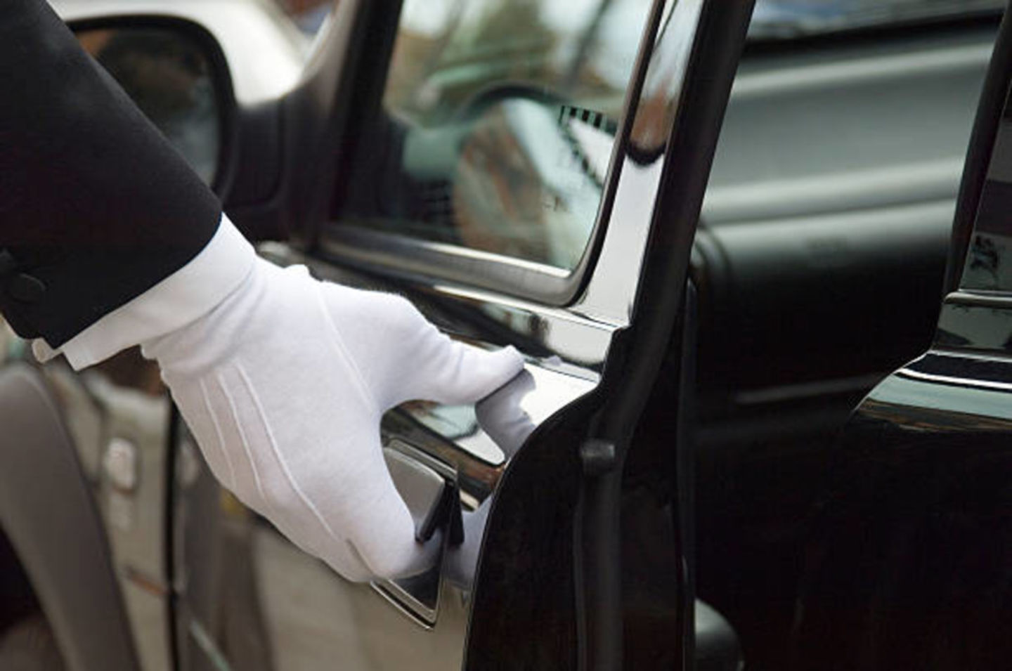 HiDubai-business-four-wheel-luxury-transport-transport-vehicle-services-private-transport-al-quoz-3-dubai