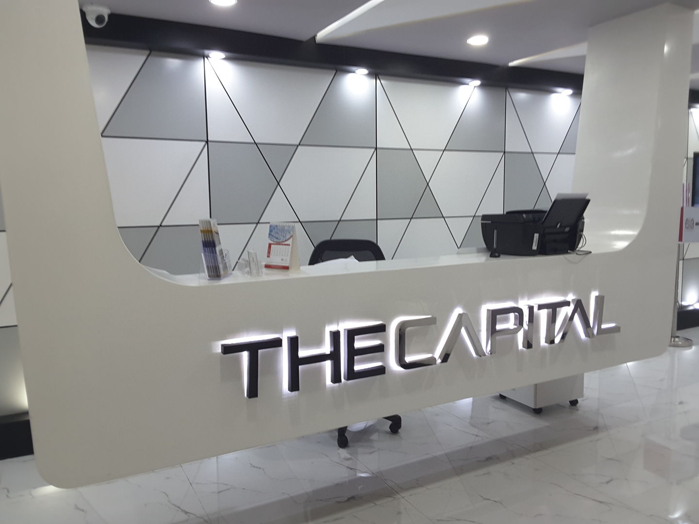 HiDubai-business-the-capital-business-center-b2b-services-business-setup-and-pros-downtown-dubai-dubai