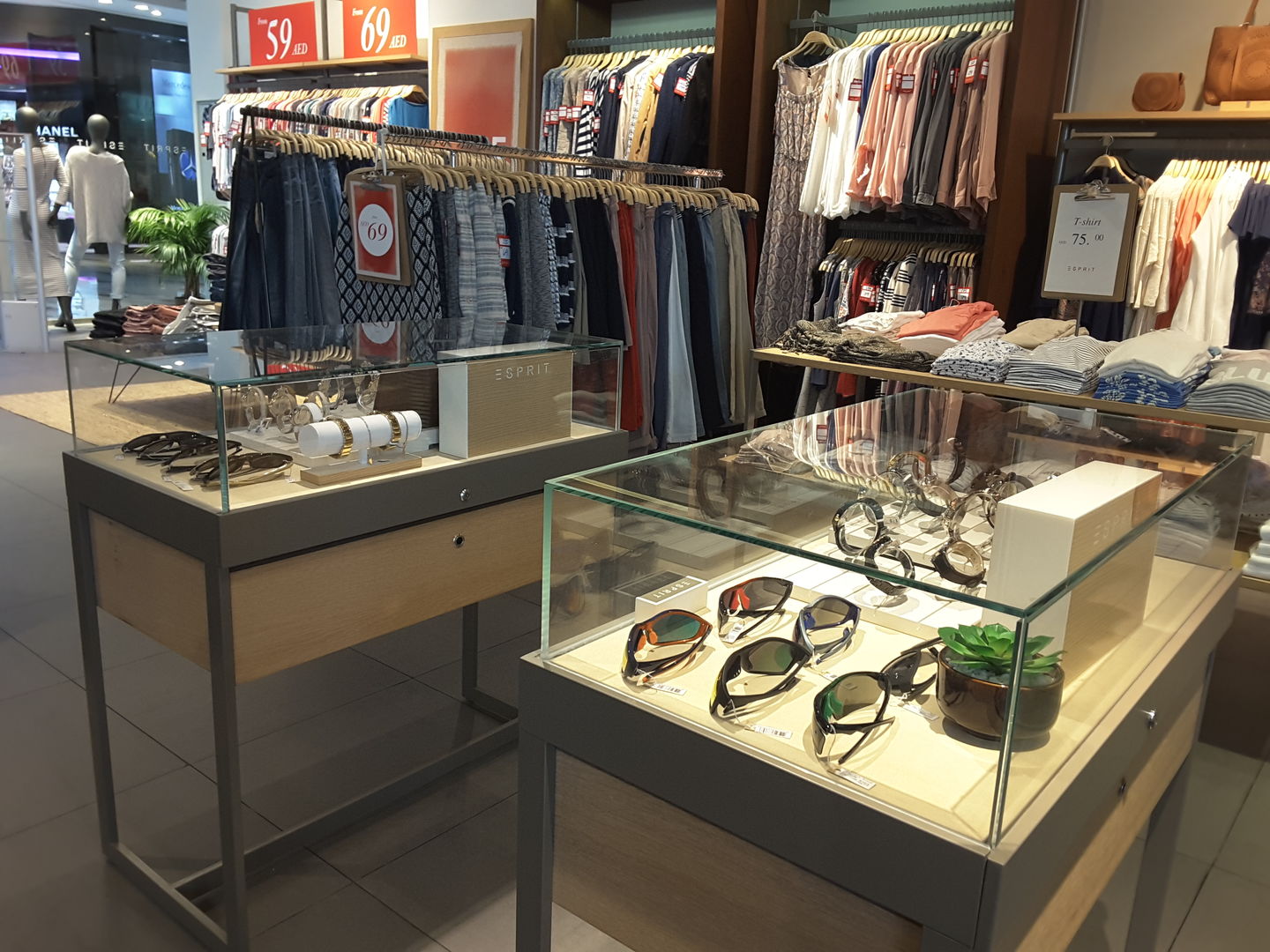 HiDubai-business-esprit-shopping-apparel-al-rigga-dubai-2