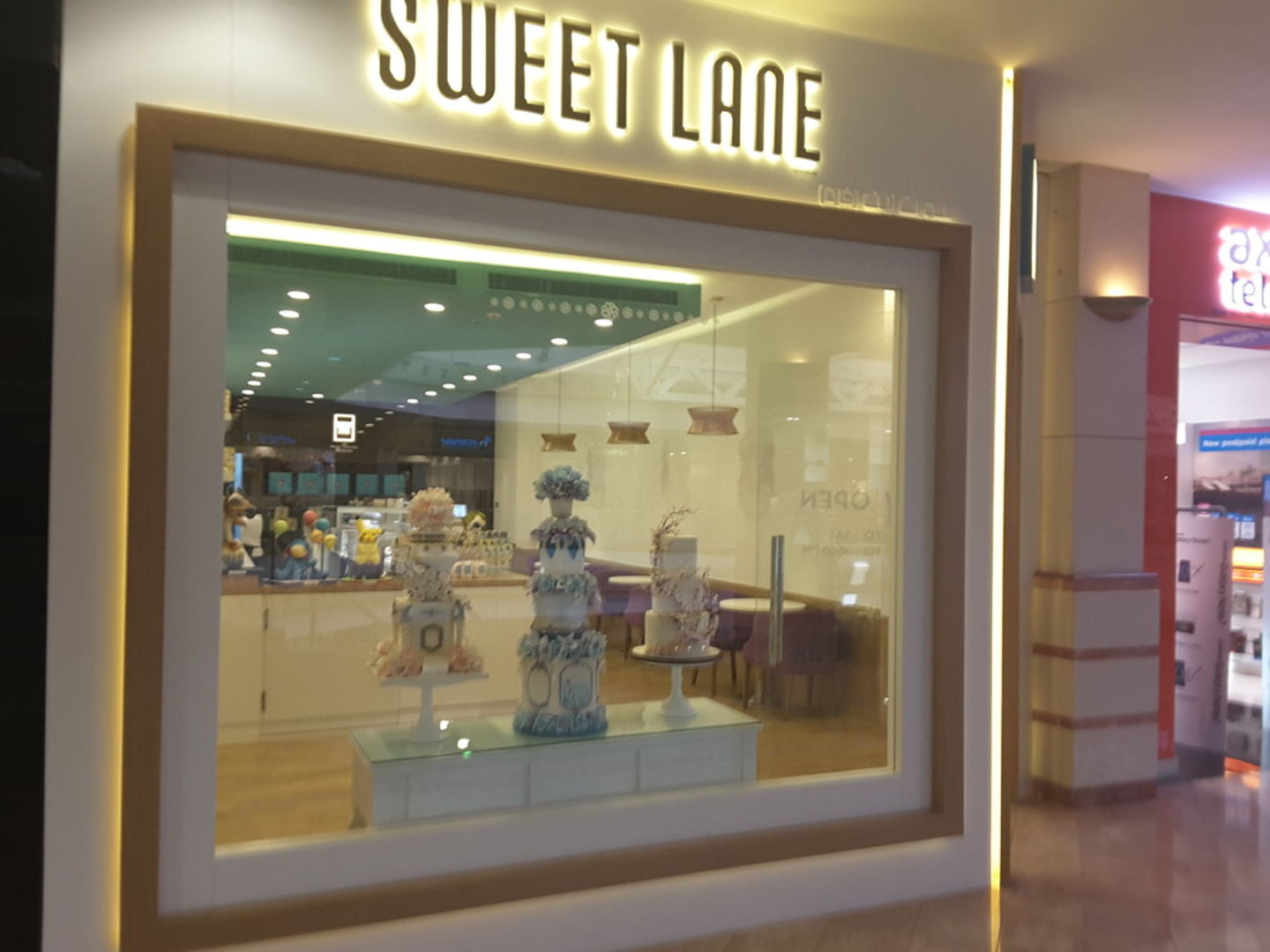 HiDubai-business-sweet-lane-food-beverage-bakeries-desserts-sweets-jumeirah-1-dubai-2