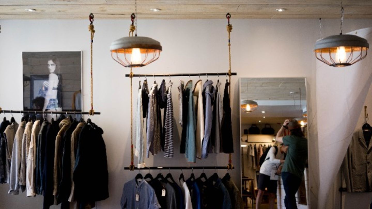 HiDubai-business-red-dress-trading-shopping-apparel-hatta-dubai