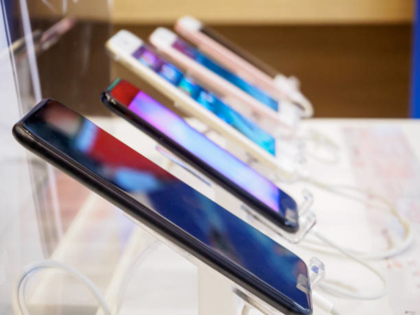 HiDubai-business-max-mobile-phones-trading-shopping-consumer-electronics-al-murar-dubai