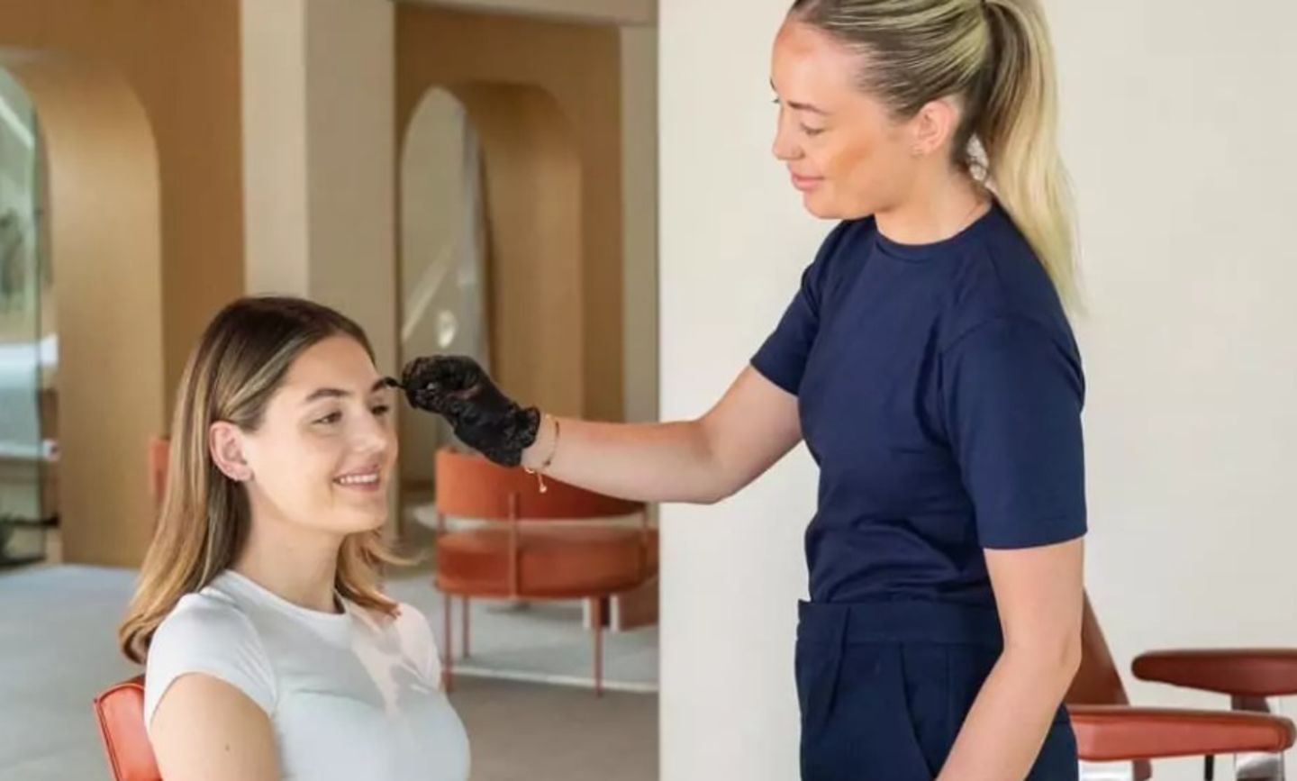 HiDubai-business-brau-ladies-salon-beauty-wellness-health-beauty-salons-umm-suqeim-2-dubai