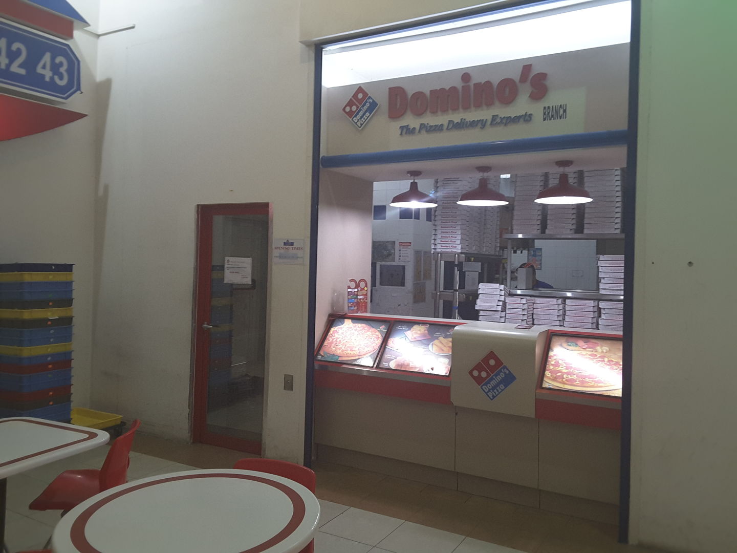 HiDubai-business-dominos-pizza-food-beverage-restaurants-bars-al-mizhar-2-dubai-3