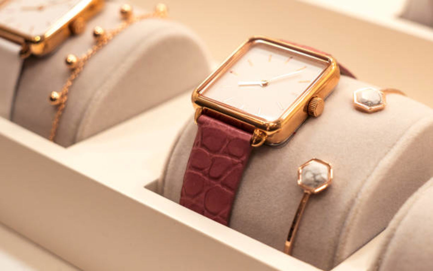 HiDubai-business-nasir-ali-jewellery-watches-trading-shopping-jewellery-precious-stones-al-daghaya-dubai