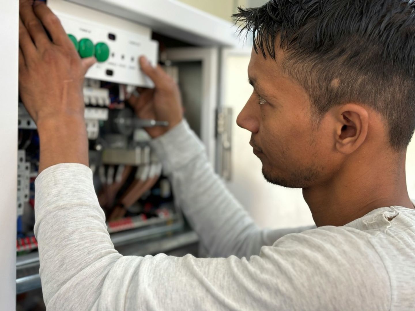HiDubai-business-sanfy-electricity-transmission-control-equipment-installation-works-l-l-c-home-handyman-maintenance-services-al-qusais-2-dubai