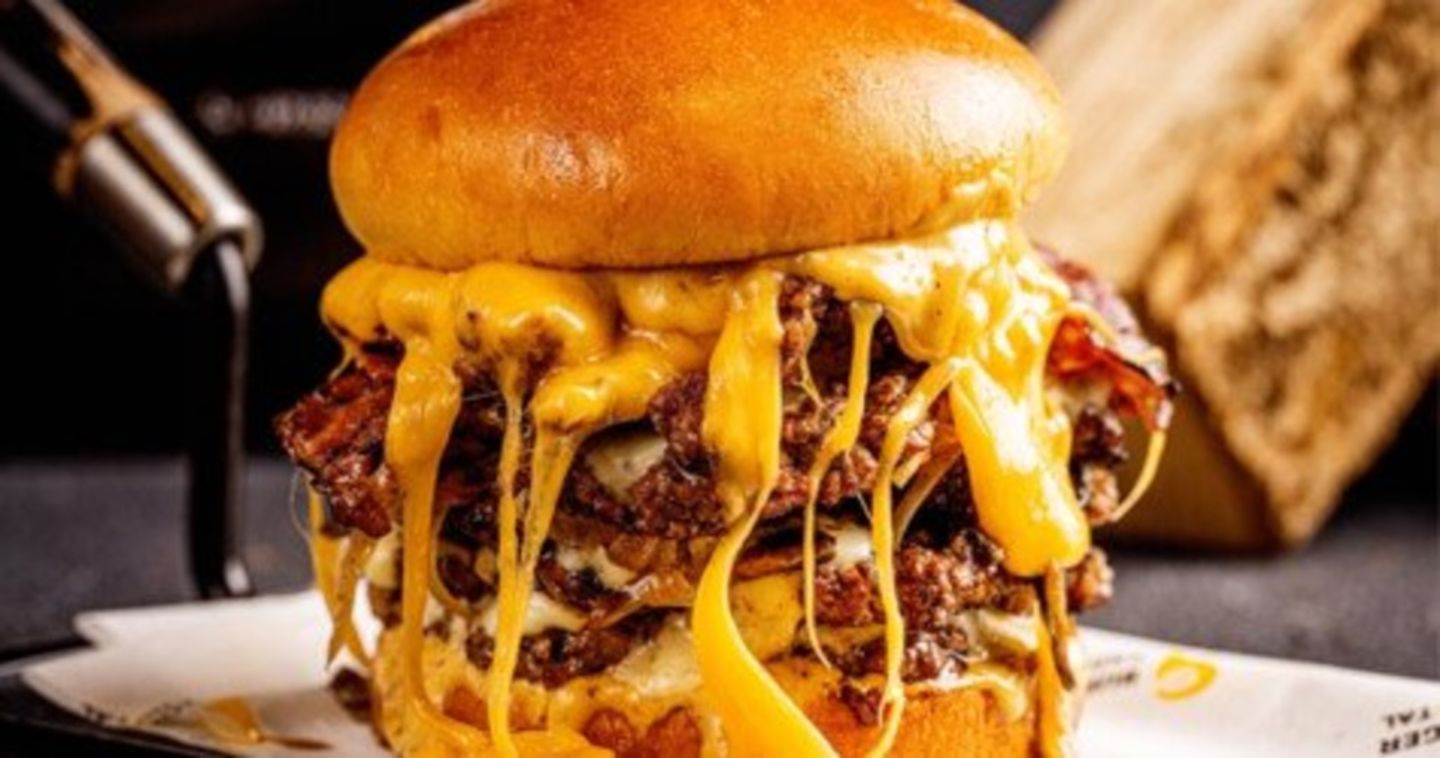 HiDubai-business-burger-capital-food-beverage-restaurants-bars-umm-suqeim-2-dubai