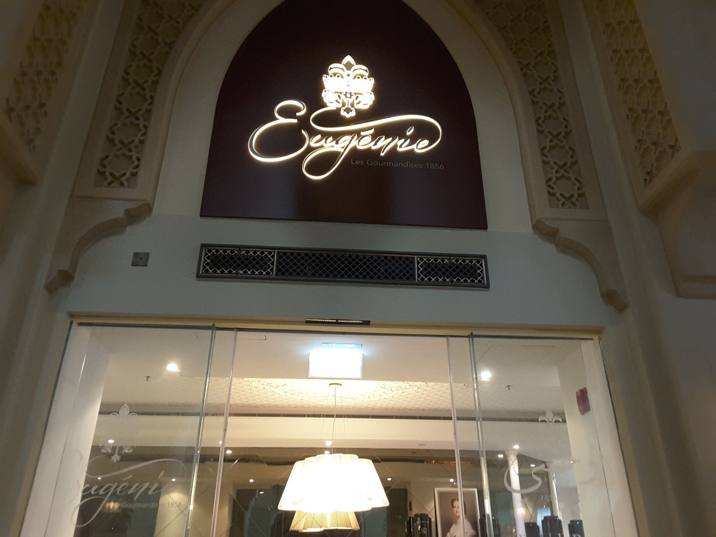 HiDubai-business-eugenie-cafe-food-beverage-coffee-shops-downtown-dubai-dubai-2