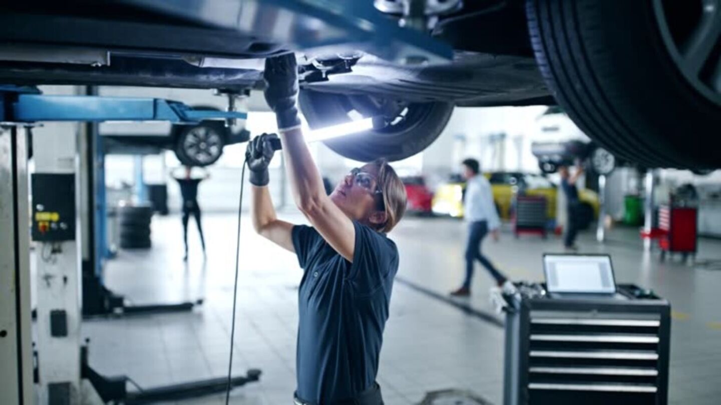 HiDubai-business-maxoffroad-garage-transport-vehicle-services-car-assistance-repair-al-quoz-industrial-3-dubai