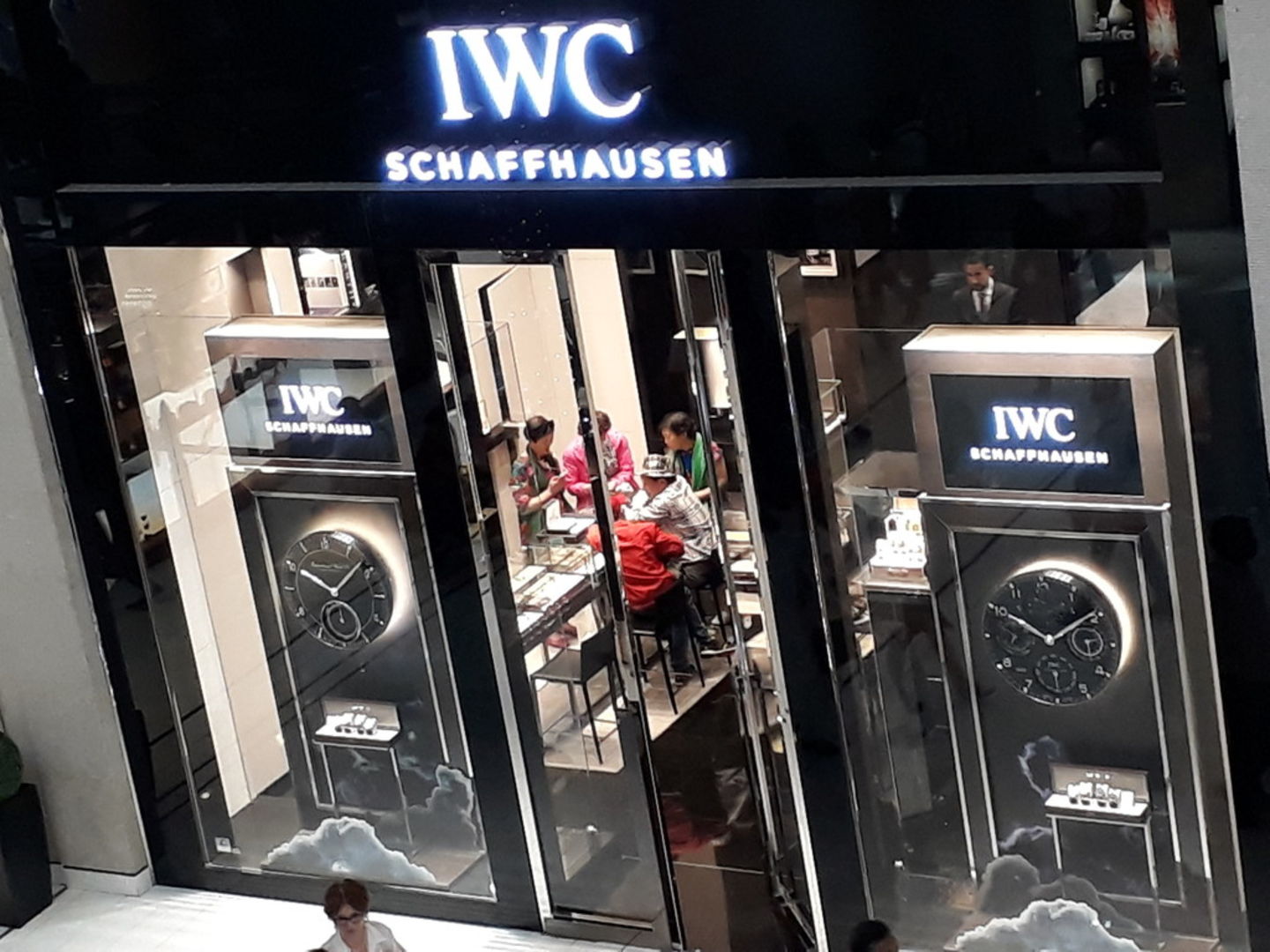 HiDubai-business-iwc-schaffhausen-shopping-watches-eyewear-burj-khalifa-dubai-2