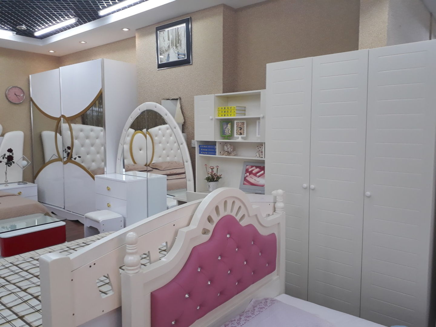 HiDubai-business-gold-way-international-trading-shopping-furniture-decor-international-city-warsan-1-dubai-1