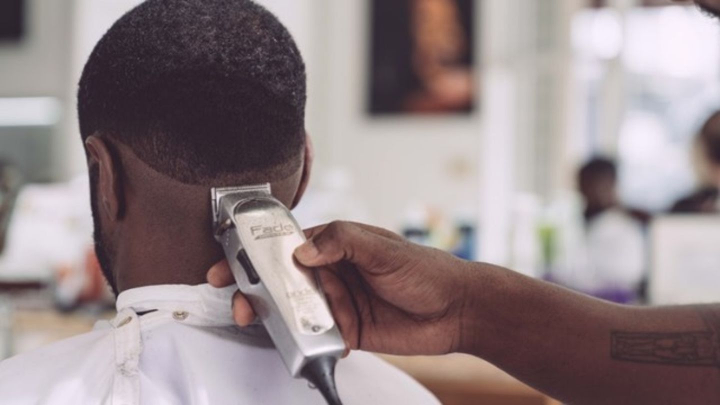 HiDubai-business-qian-dragon-mens-salon-beauty-wellness-health-beauty-salons-international-city-warsan-1-dubai