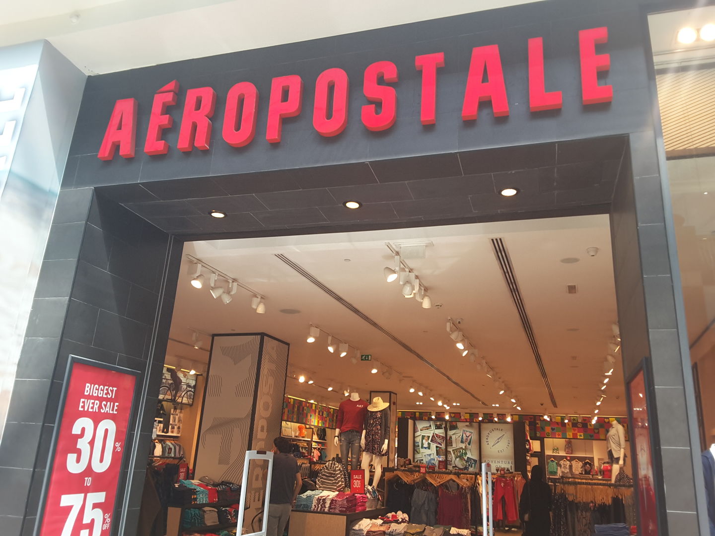 HiDubai-business-aeropostale-shopping-apparel-dubai-festival-city-al-kheeran-1-dubai-2