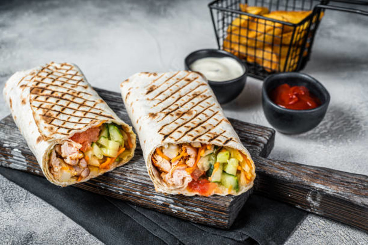 HiDubai-business-noor-al-ain-restaurant-food-beverage-restaurants-bars-al-satwa-dubai