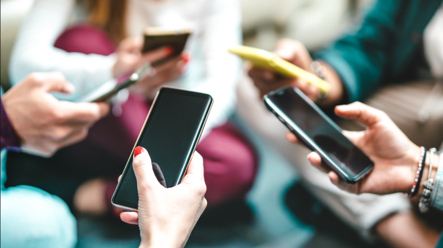 HiDubai-business-055-mobile-phones-shopping-consumer-electronics-al-murar-dubai