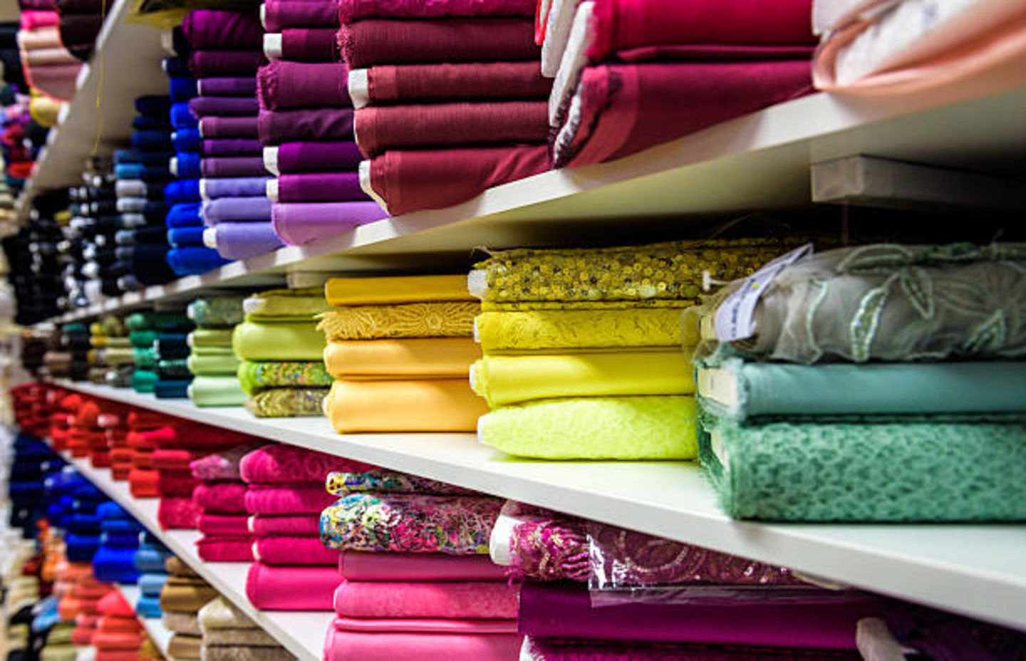 HiDubai-business-dar-amwaj-al-khaleej-textiles-shopping-apparel-mirdif-dubai