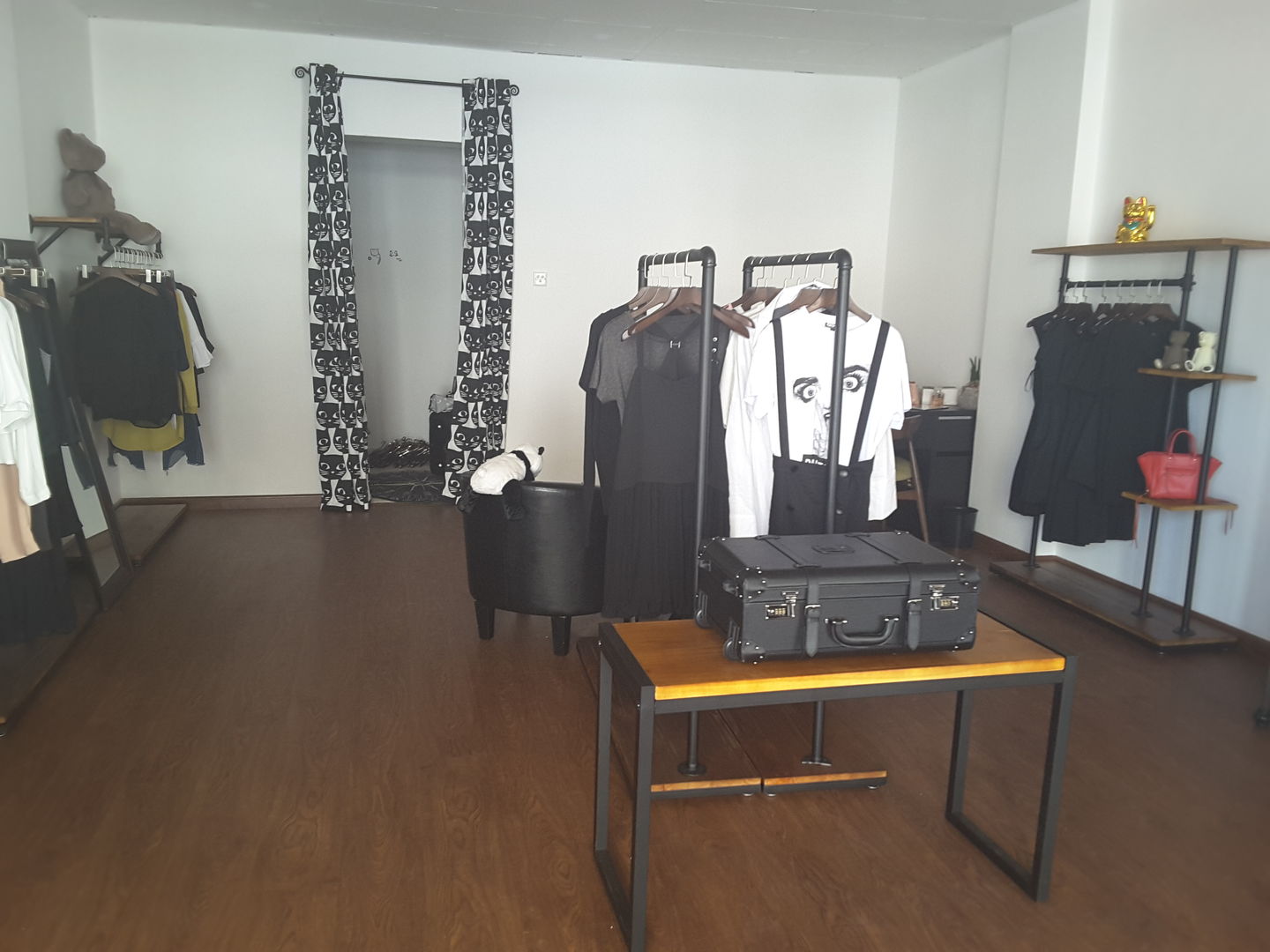 HiDubai-business-beautiful-girl-trading-b2b-services-distributors-wholesalers-international-city-warsan-1-dubai-2