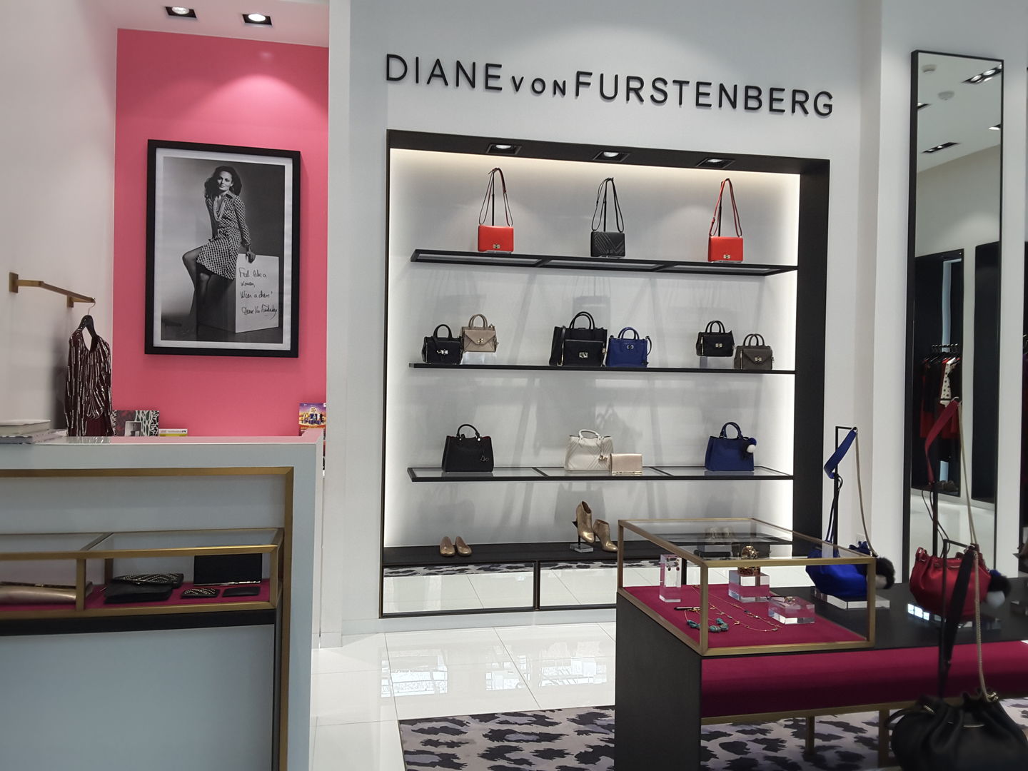 HiDubai-business-diane-von-furstenburger-shopping-apparel-jumeirah-1-dubai-2