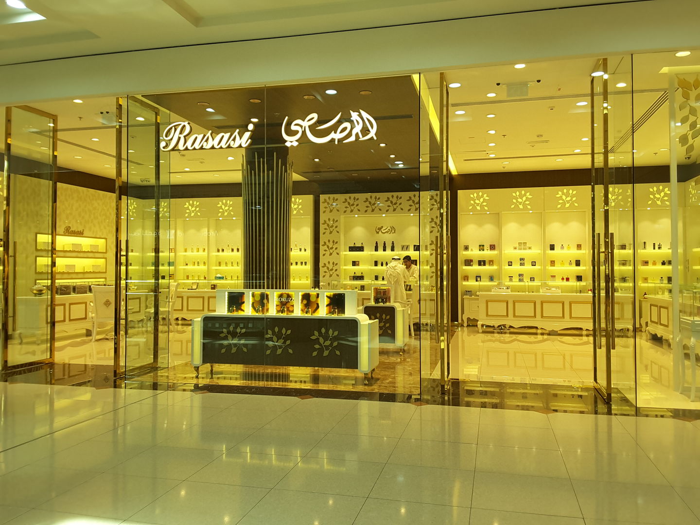 HiDubai-business-rasasi-shopping-beauty-cosmetics-stores-port-saeed-dubai-2