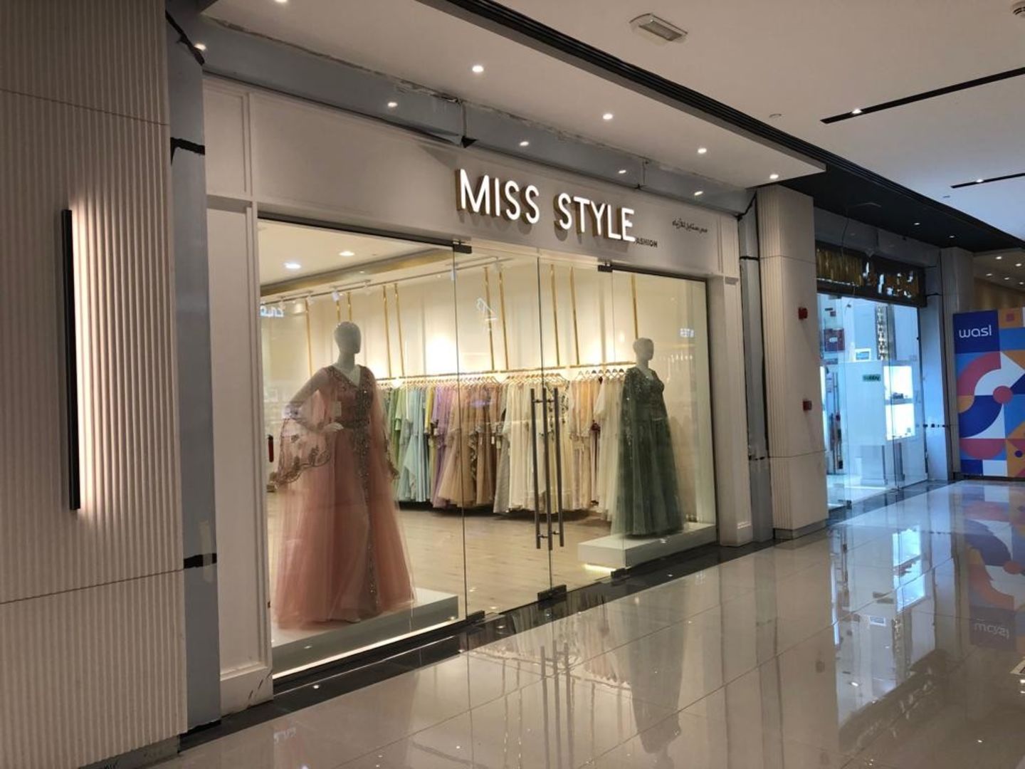 HiDubai-business-miss-style-fashion-shopping-apparel-jumeirah-1-dubai