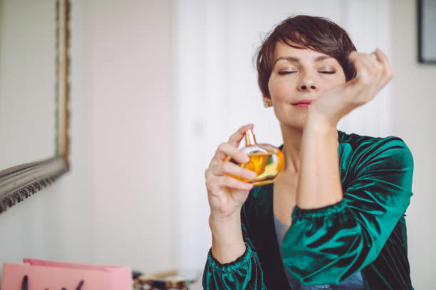 HiDubai-business-grand-lavish-perfumes-shopping-beauty-cosmetics-stores-al-buteen-dubai