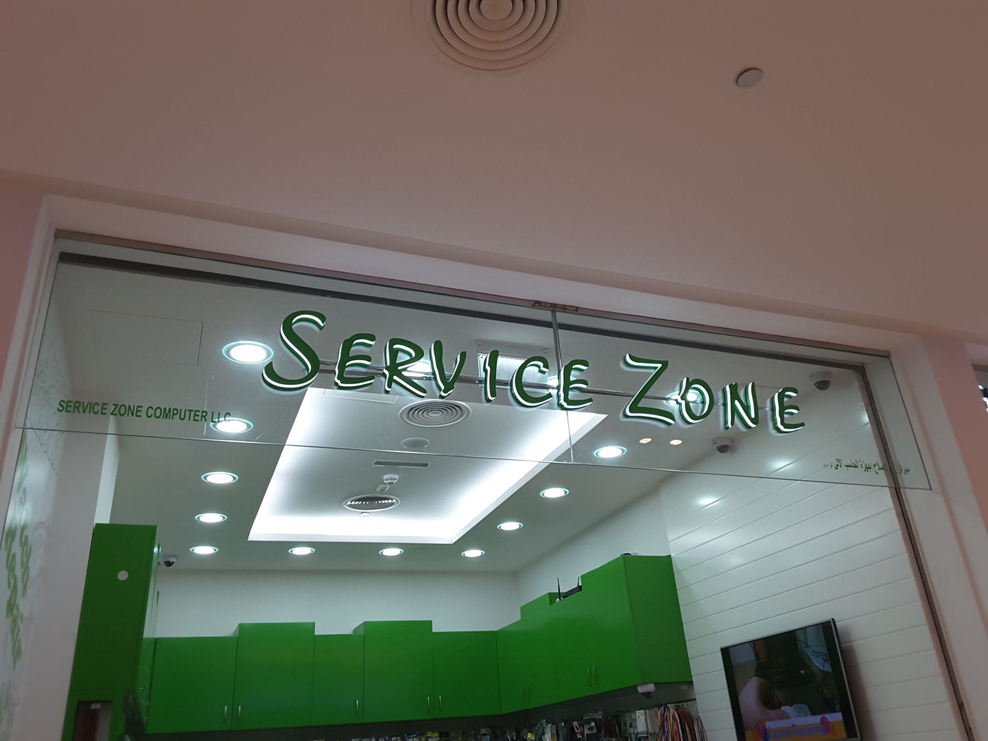 HiDubai-business-service-zone-shopping-fashion-accessories-al-shindagha-dubai-2