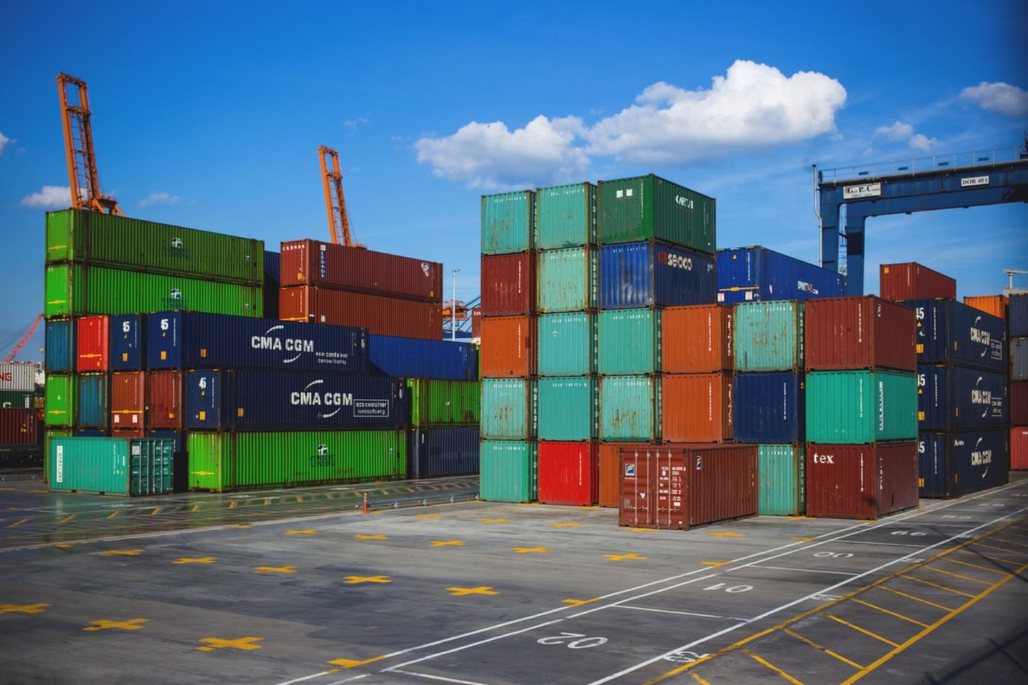 HiDubai-business-zozick-cargo-shipping-logistics-sea-cargo-services-naif-dubai-2