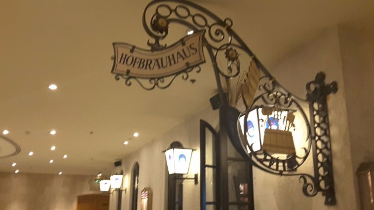 HiDubai-business-hofbrauhaus-food-beverage-restaurants-bars-al-muraqqabat-dubai-2