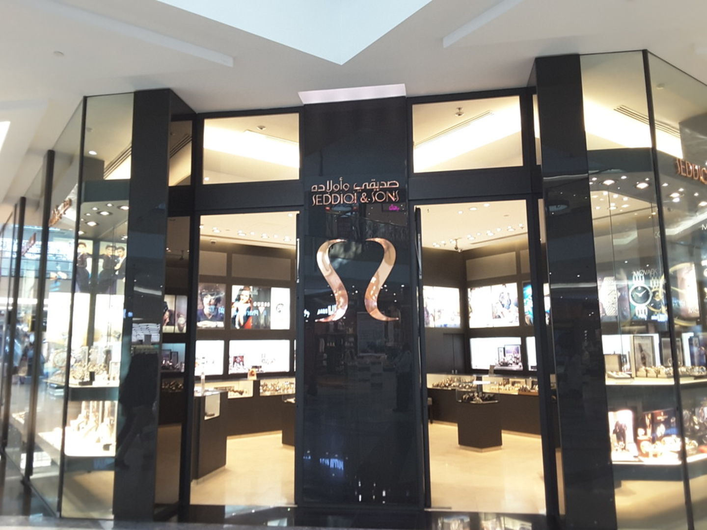 HiDubai-business-seddiqi-sons-shopping-watches-eyewear-mirdif-dubai-2