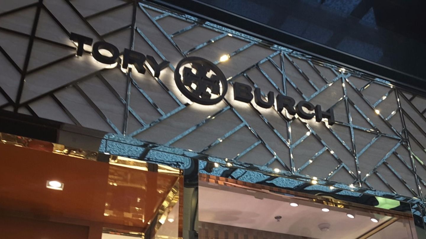 HiDubai-business-tory-burch-shopping-footwear-jumeirah-1-dubai-2