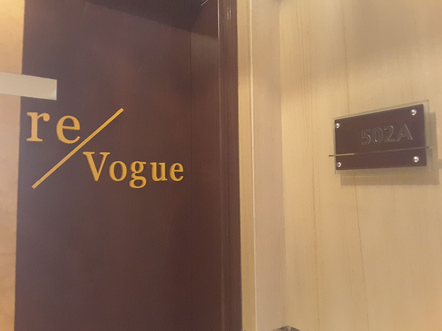 HiDubai-business-re-vogue-shopping-fashion-accessories-trade-centre-1-dubai-2