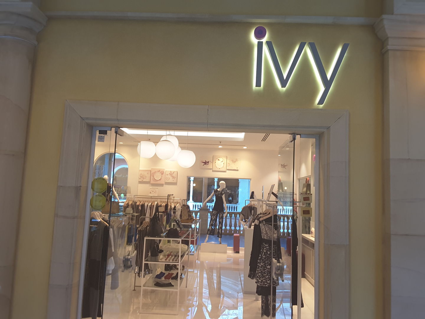 HiDubai-business-ivy-shopping-fashion-accessories-jumeirah-1-dubai-2