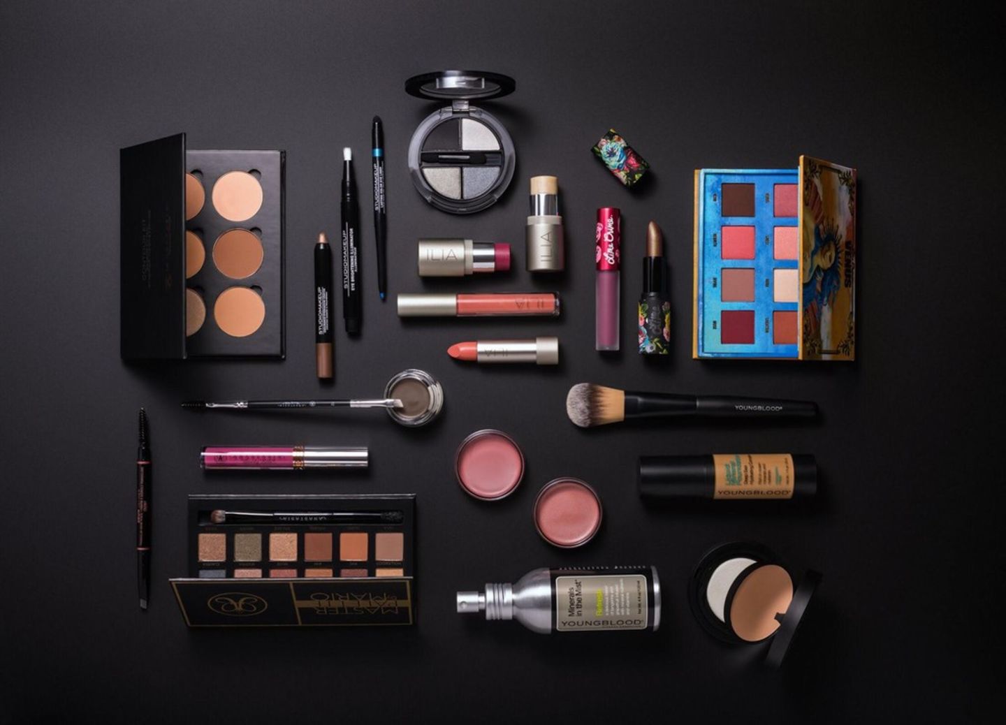 HiDubai-business-apotheca-beauty-co-shopping-beauty-cosmetics-stores-the-palm-jumeirah-nakhlat-jumeirah-dubai