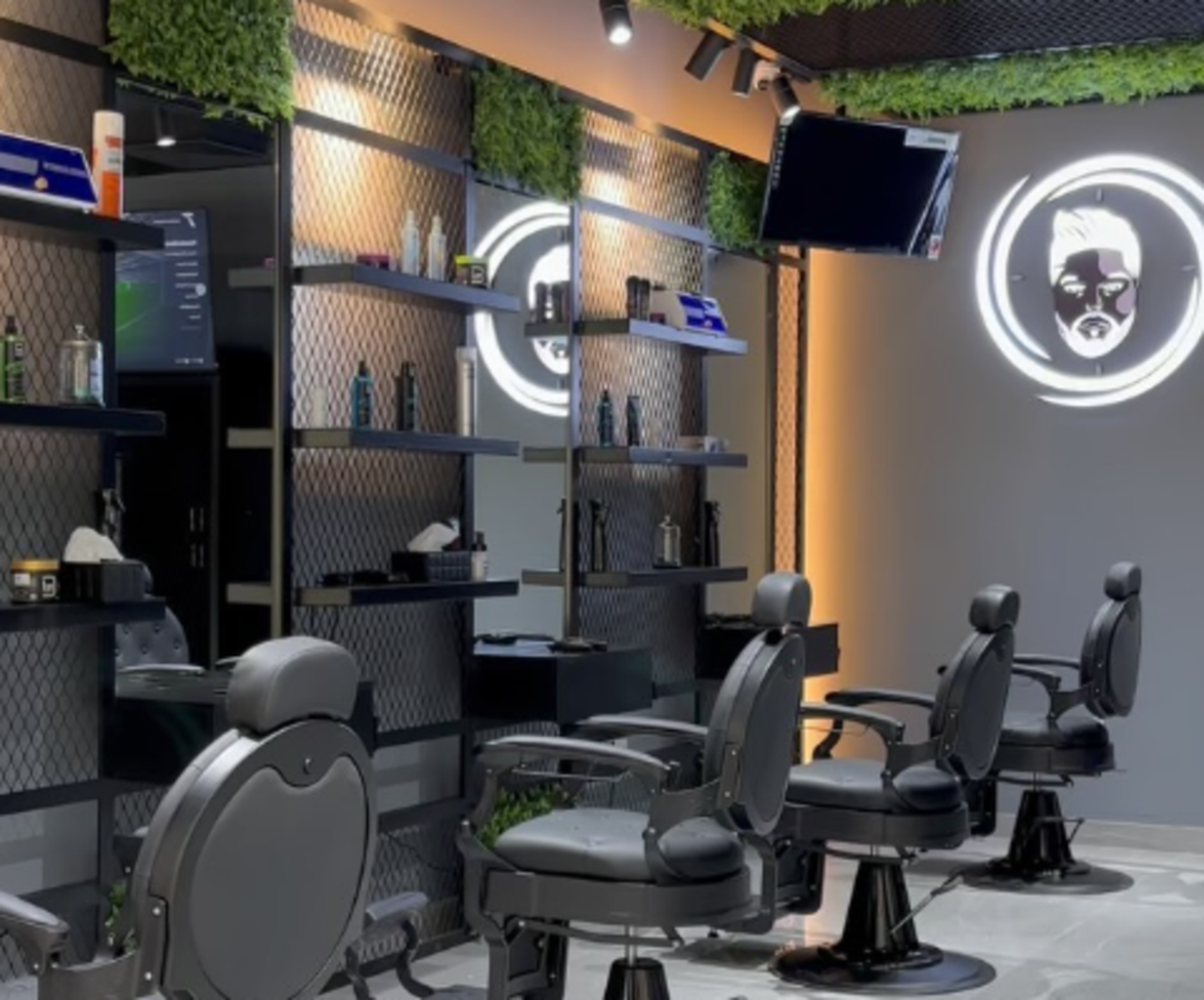 HiDubai-business-fade-oclock-barbershop-beauty-wellness-health-beauty-salons-al-merkadh-dubai