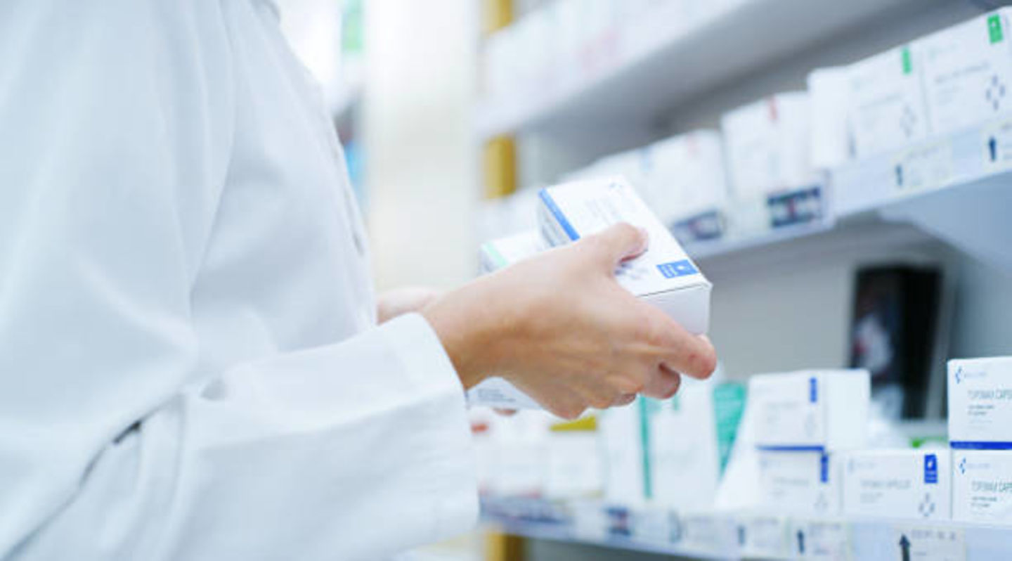 HiDubai-business-aster-pharmacy-beauty-wellness-health-pharmacy-al-merkadh-dubai-2