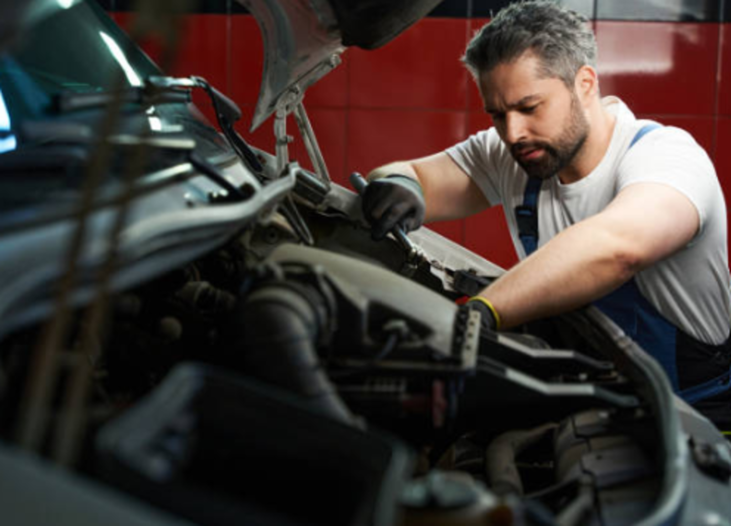 HiDubai-business-adil-atlas-auto-repairing-garage-transport-vehicle-services-car-assistance-repair-umm-ramool-dubai-2